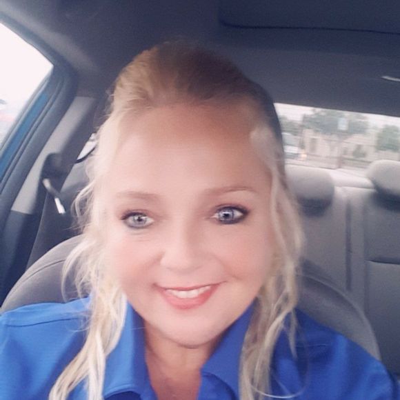 Meet your Posher, Yvette - Picture 1 of 1